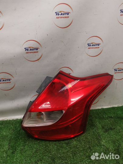 Фонарь задний правый Ford Focus 3 хетчбек 1.6 pnda