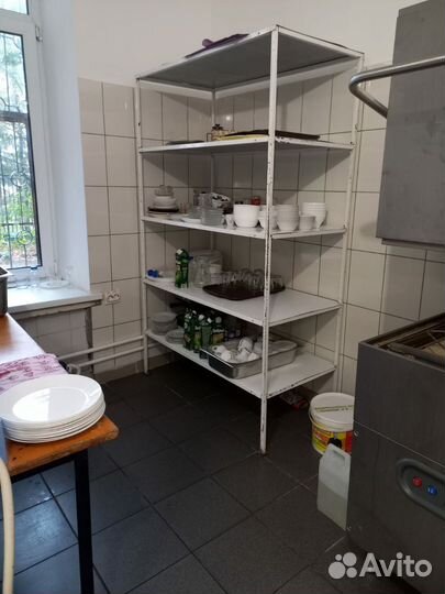 Столовая с цехом полуфабрикатов с низкой арендой