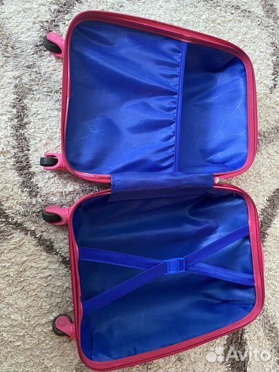 Детский чемодан на колесиках