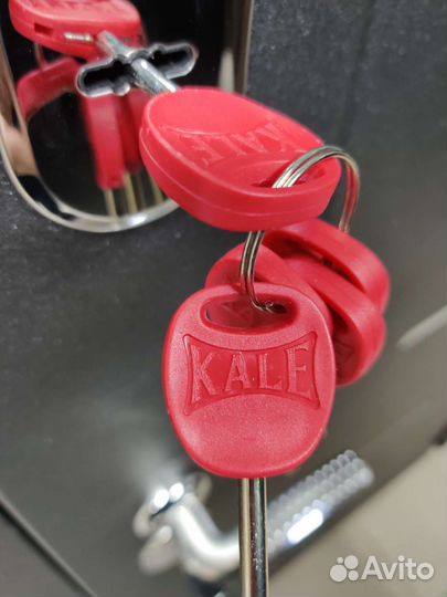 Дверь входная металлическая