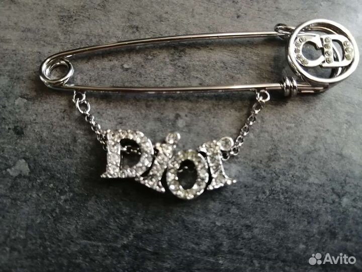 Декоративная английская булавка