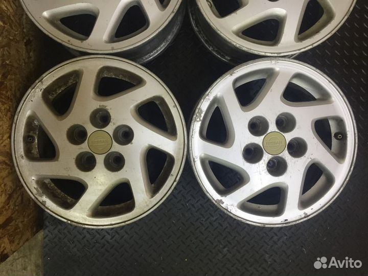 4 шт. Диски Nissan R15 5*114.3 Nissan