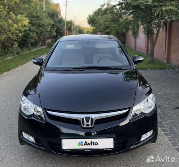 Фара противотуманная Honda Civic 2005-2008 4D