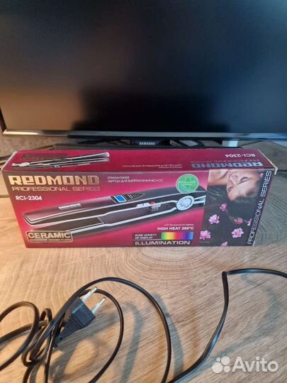 Выпрямитель для волос,утюжок Redmond RCI-2304