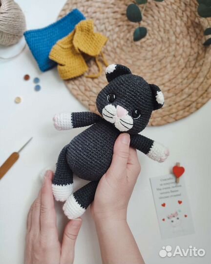 Вязаный кот игрушка ручной работы