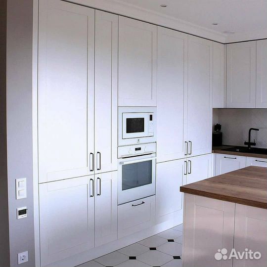 Угловая кухня на заказ под ключ фабрика Новоселово