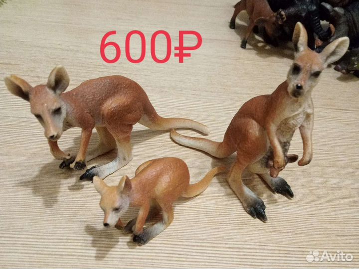 Фигурки животных набором