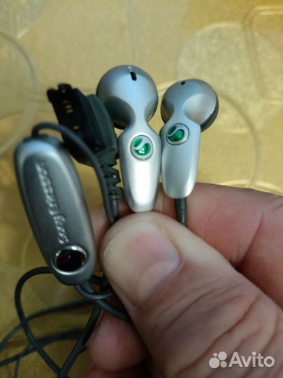 Гарнитура Sony ericsson
