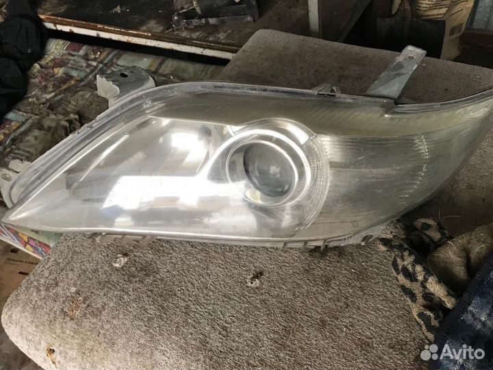 Левая фара Toyota Camry 45