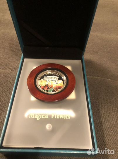 Коллекционная серебряная монеты Magical flowers