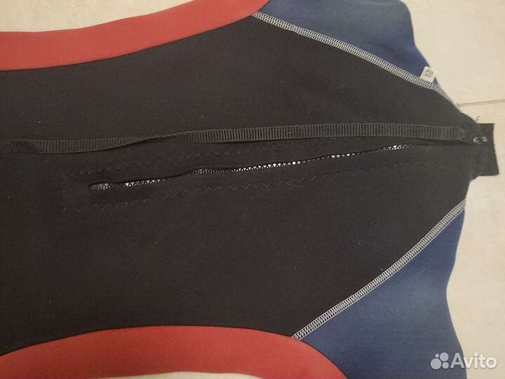 Гидрокостюм 10-12лет + босоножки и майка бесплатно