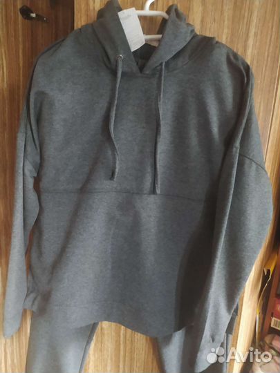 Спортивный костюм женский 46 новый