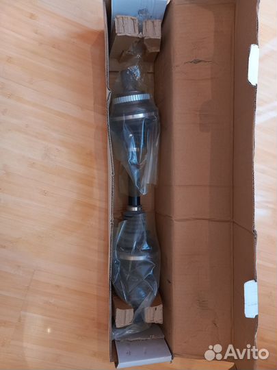 Привод передний левый 4-matic Mercedes E210