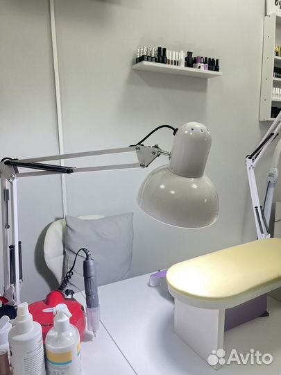 Лампа настольная для маникюра