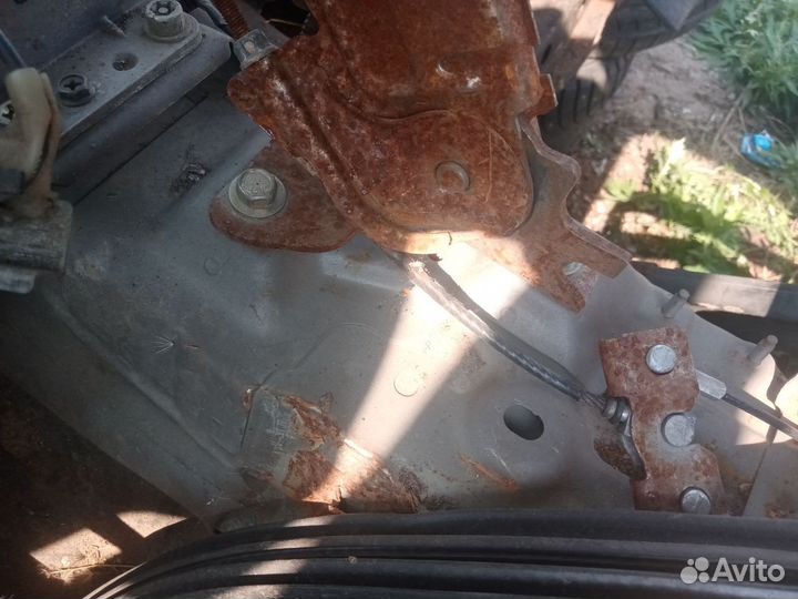 Трос ручника центральный Nissan Almera N16