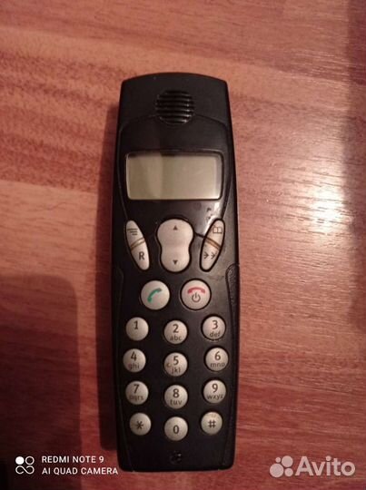 Проводной стационарный телефон