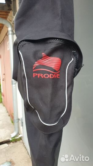 Сухой триламинатный гидрокостюм для дайвинга