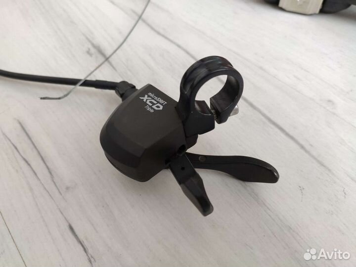 Манетка(шифтер) microshift XCD triple