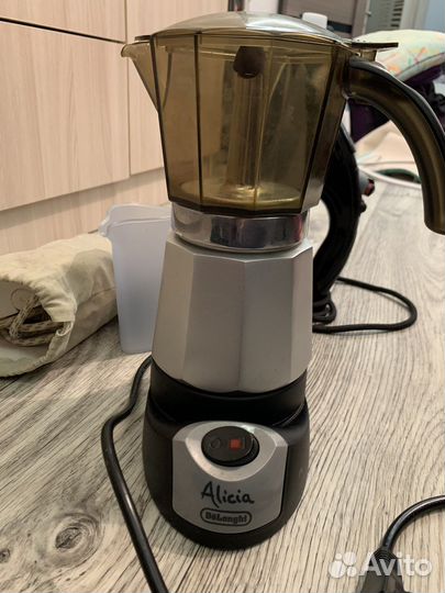 Гейзерная кофеварка DeLonghi