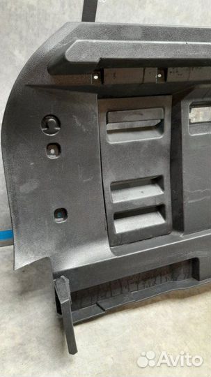 Обшивка багажника задняя левая Лада Х-Рей 1.8 мт