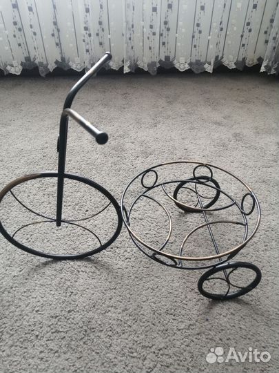 Подставка для цветов напольная металлическая