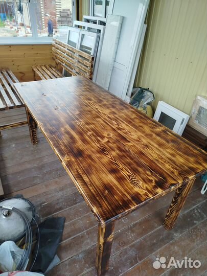 Стол из массива дерева