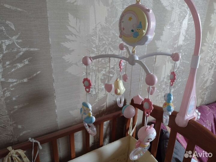 Мобиль на кроватку с проектором с пультом