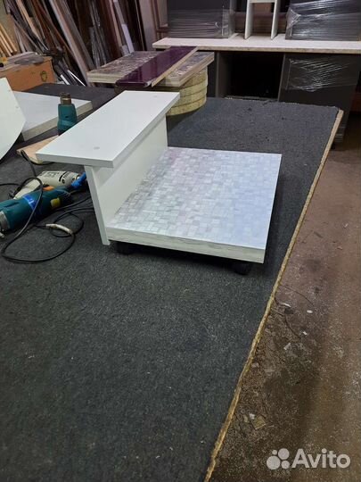 Подставка, полочка для цветов