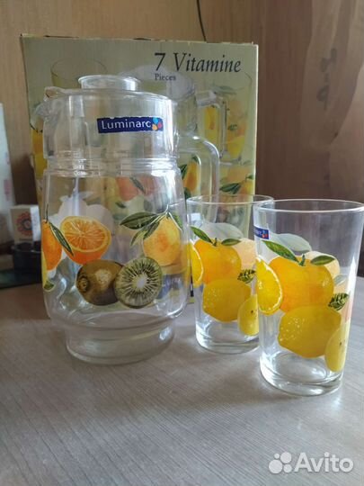 Графин со стаканами