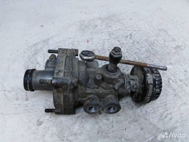 Распределитель тормозных усилий