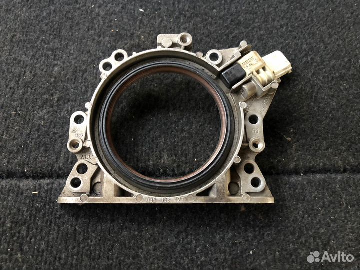 VolksWagen Touran тоуран Крышка Коленвала Задняя