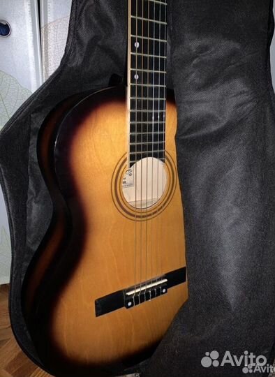 Акустическая гитара