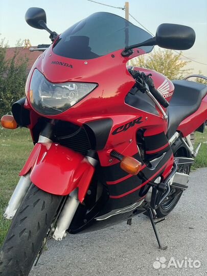 Honda cbr 600f4