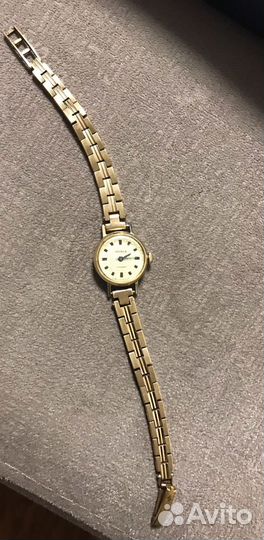 Часы наручные женские Чайка СССР 17 камней