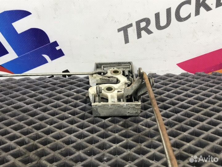 Замок двери правой Renault Magnum