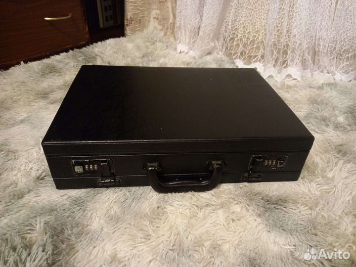 Кейс дипломат