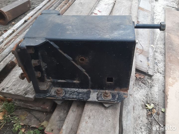 Кронштейн запаски Рено Вольво