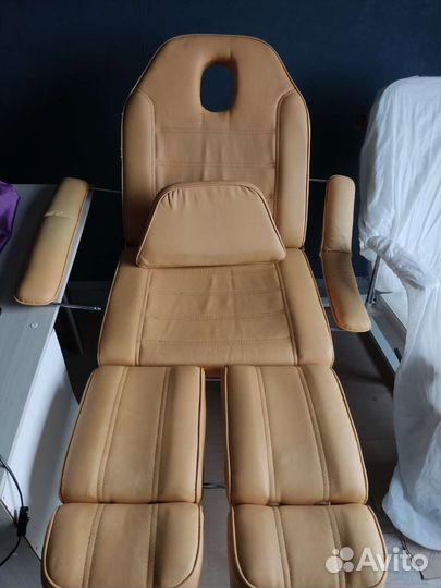 Педикюрный, косметологический, для тату стул