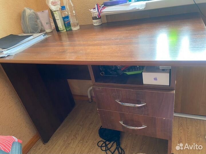 Учебный стол