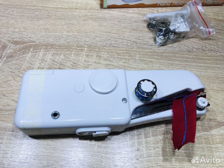 Б.1217 Портативная швейная машинка