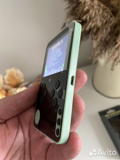 Карманная игровая приставка