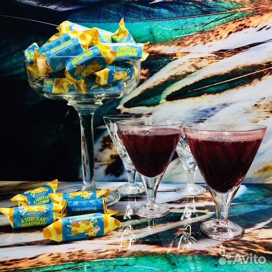 Ваза на высокой ножке. Стекло. СССР