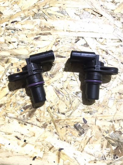 Датчик положения распредвала Octavia A7