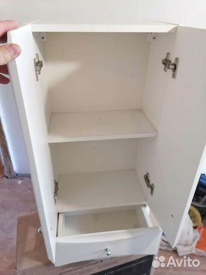 Шкаф навесной для ванной, зеркало