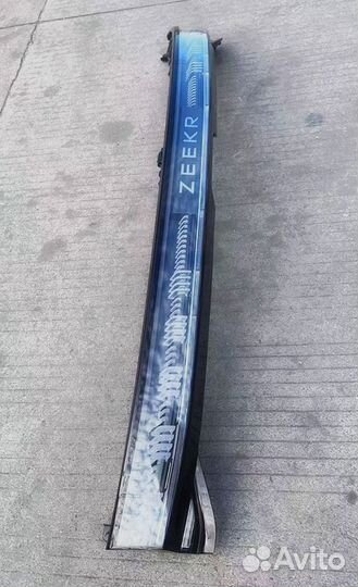 Фонарь центральный Zeekr 001