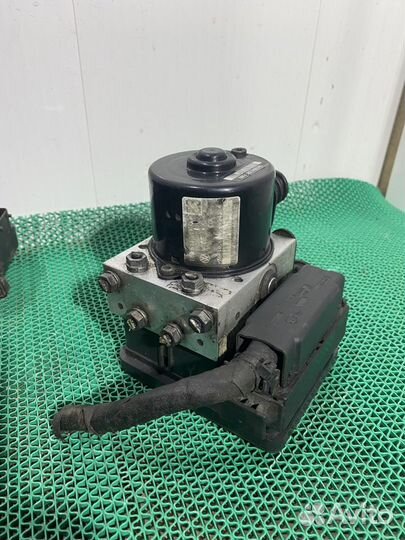 Блок ABS Audi A3 3.2 4wd 1k0907379E 1k0614517c