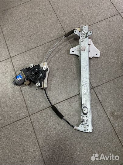 Сьеклоподъемник задний левый Hyundai Solaris 2