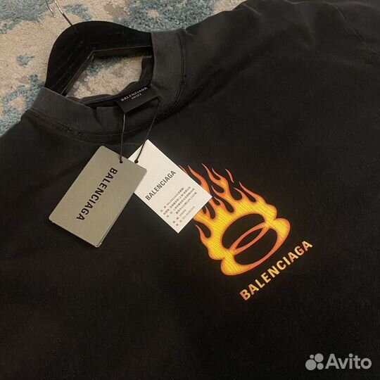 Лонгслив Balenciaga шоурум