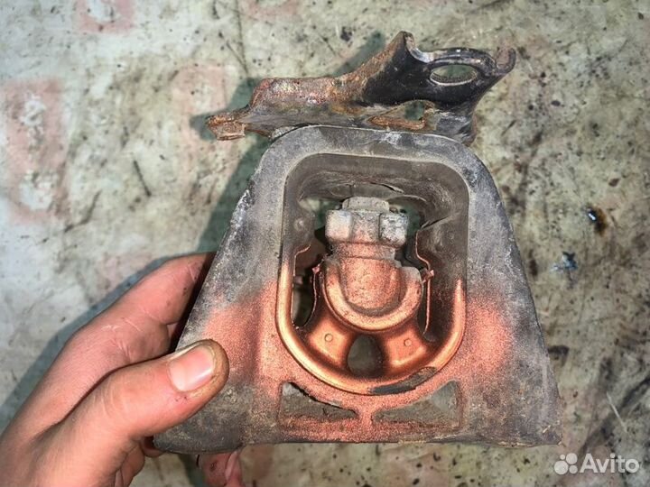 Подушка передняя левая Honda Civic FD1 R18A2 2008