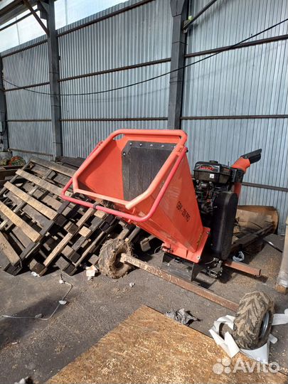 Измельчитель древесины веток для щепы GBK-200PRO